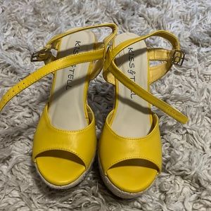 Yellow wedges
